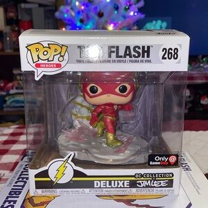 Funko Pop! Moments: DC Universe - The Flash (Jim Lee Deluxe) - GameStop #268